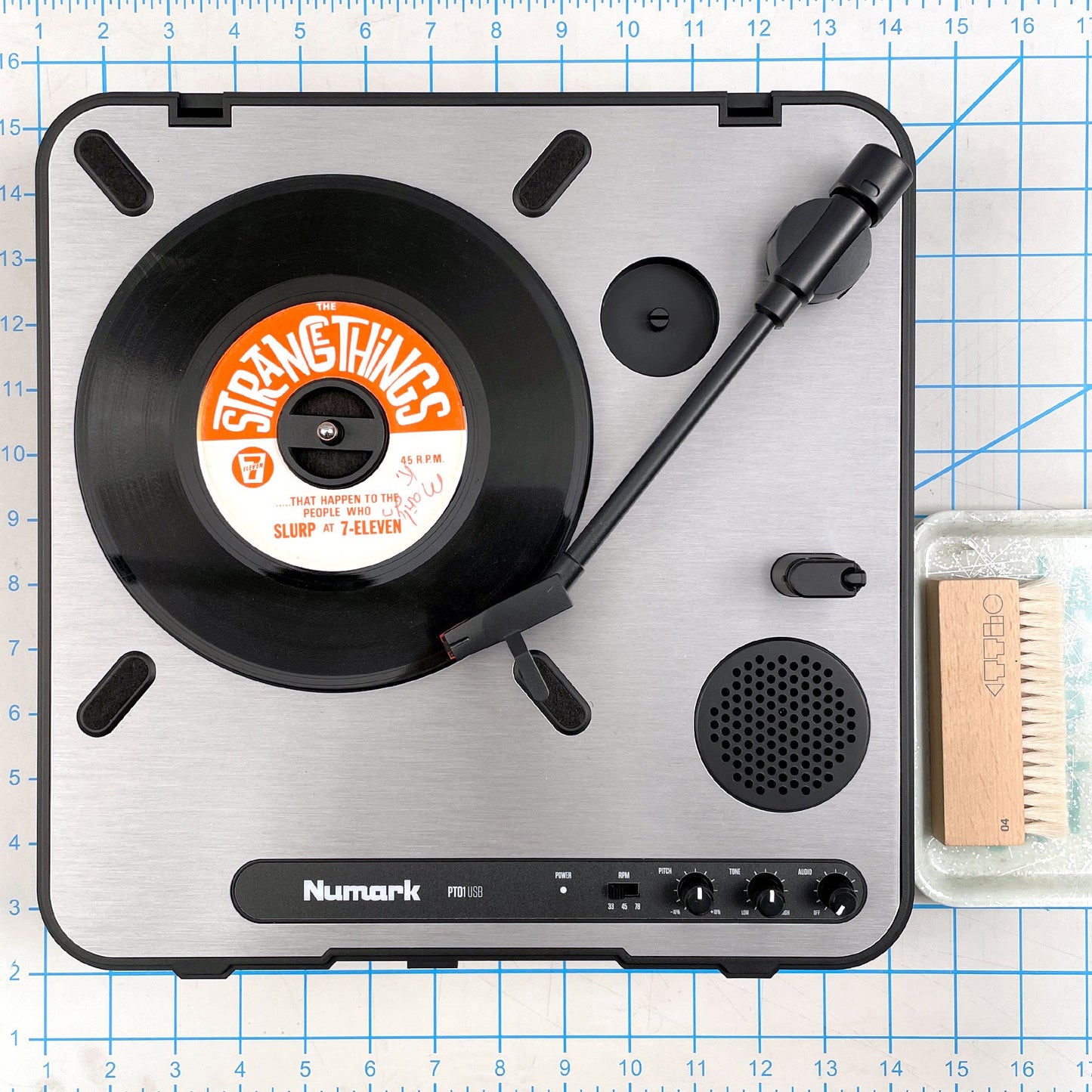 Numark: PT01 USB Portable Turntable