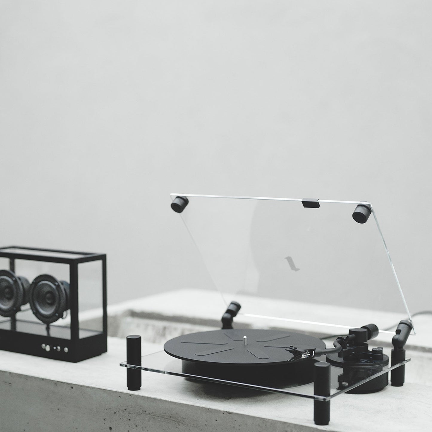 Transparent: Transparent Turntable w/ Bluetooth